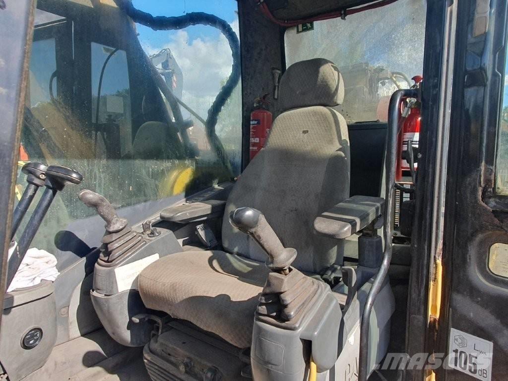 CAT 330 D L Hosszú gém kotrók