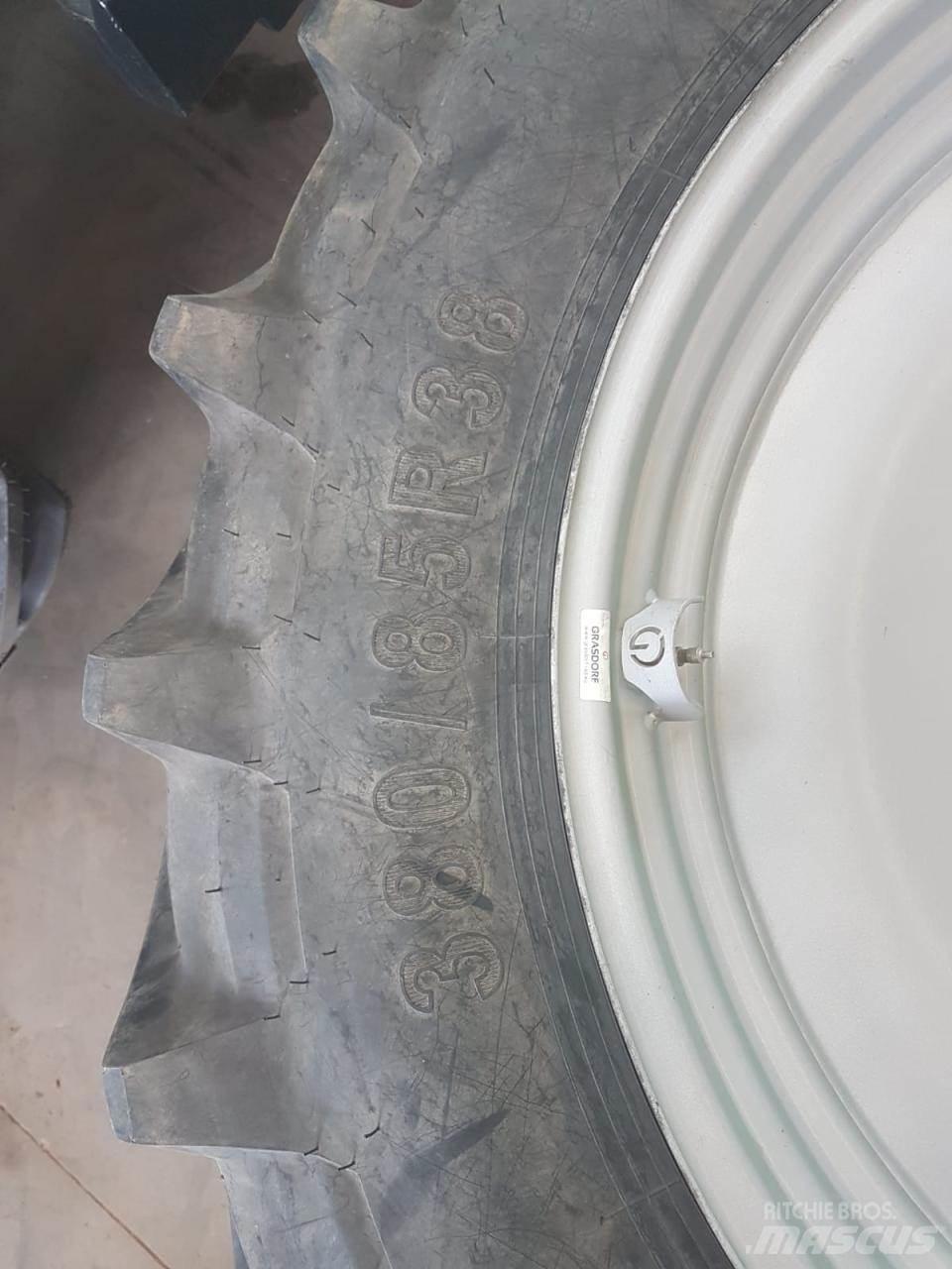 Petlas 380/85R38 Gumiabroncsok, kerekek és felnik
