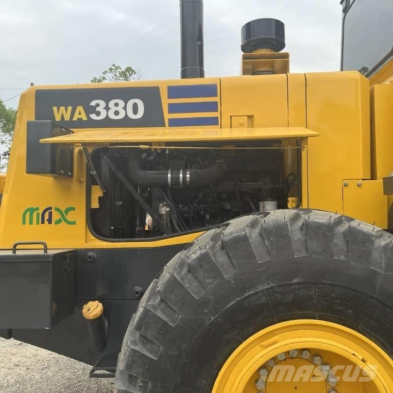 Komatsu WA 380 Gumikerekes homlokrakodók