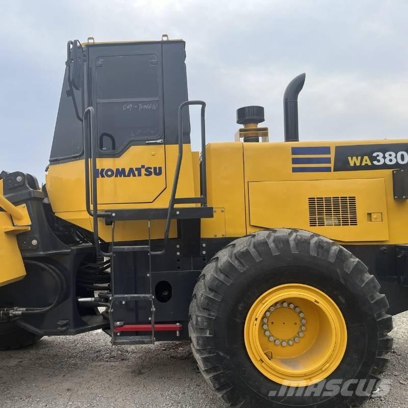 Komatsu WA 380 Gumikerekes homlokrakodók