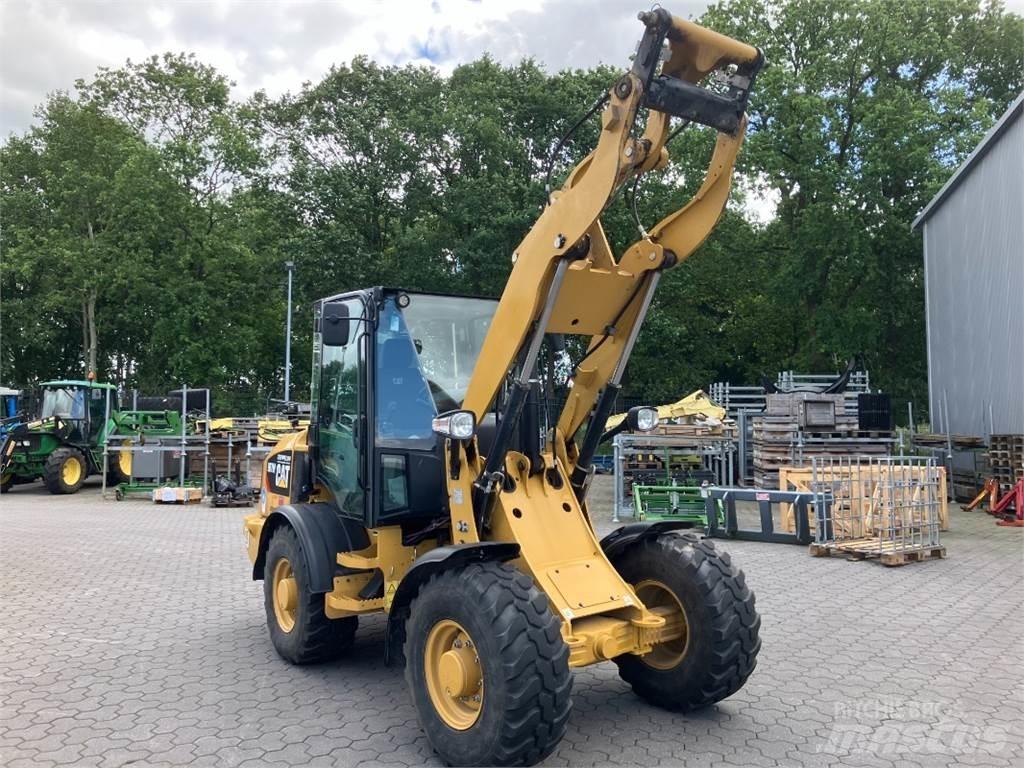 CAT 907 Gumikerekes homlokrakodók