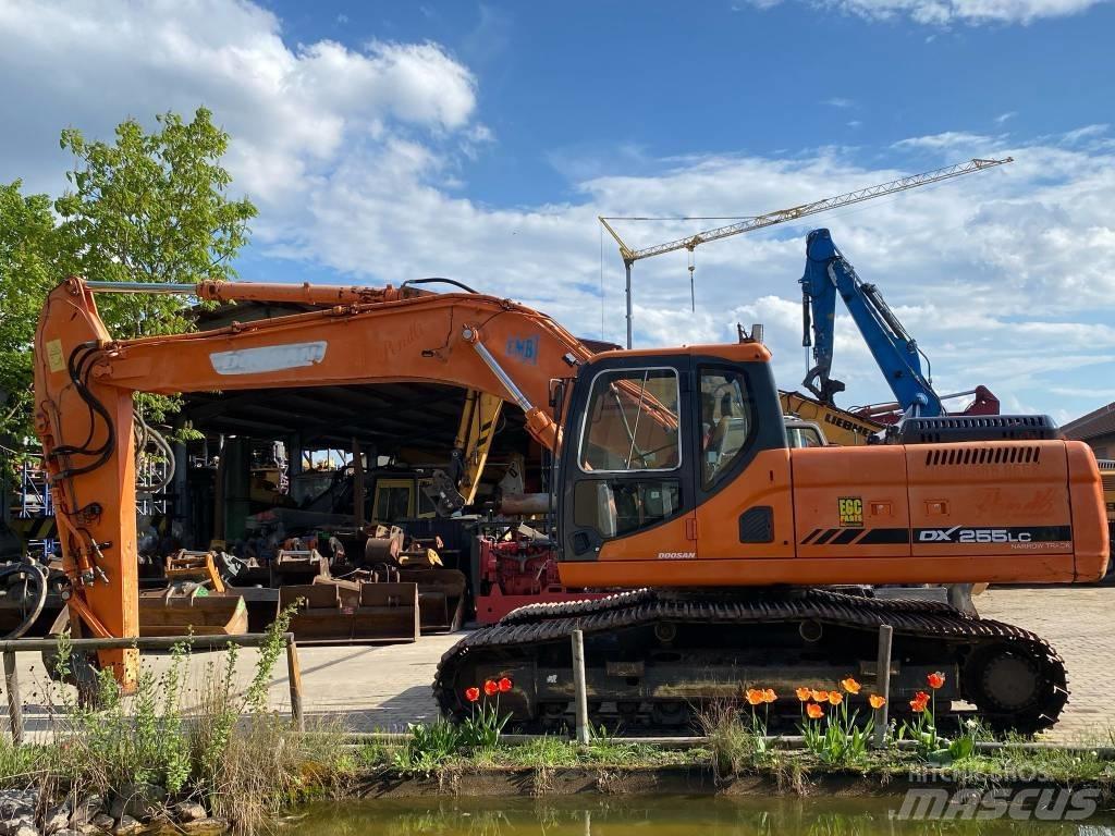Doosan DX 255 NLC Lánctalpas kotrók