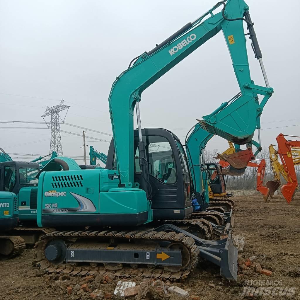 Kobelco SK75-8 Közepes (midi) kotrók 7 t - 12 t
