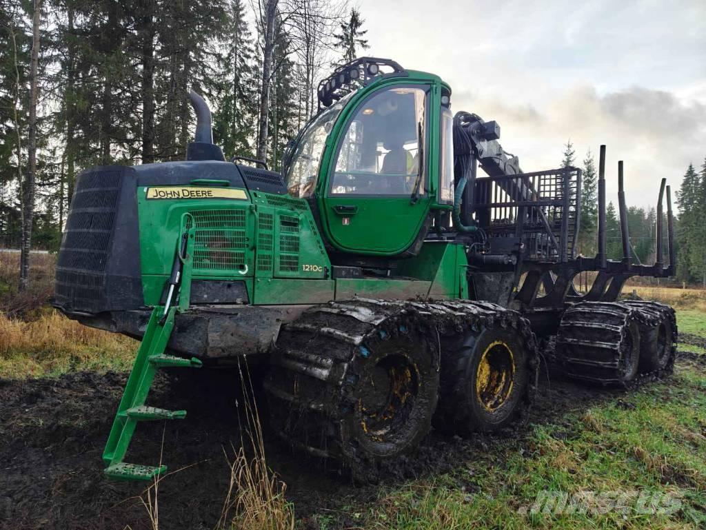John Deere 1210 G Kihordók