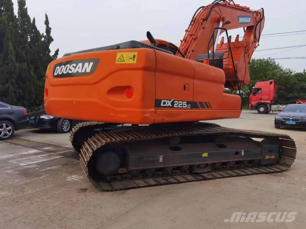 Doosan DX225 Lánctalpas kotrók