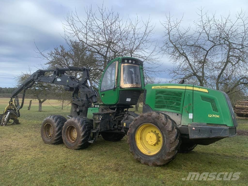 John Deere 1470 E Betakarítók