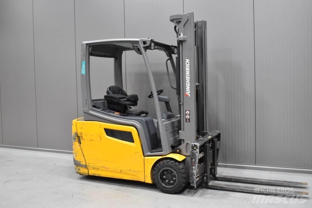 Jungheinrich EFG 220 Elektromos targoncák