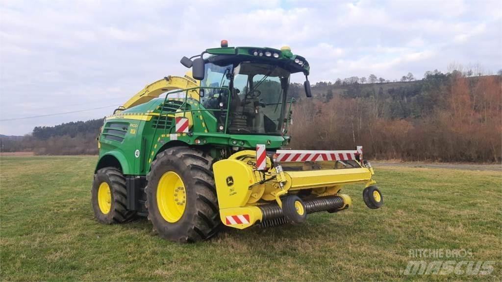 John Deere 8400i Önjáró szecskázók