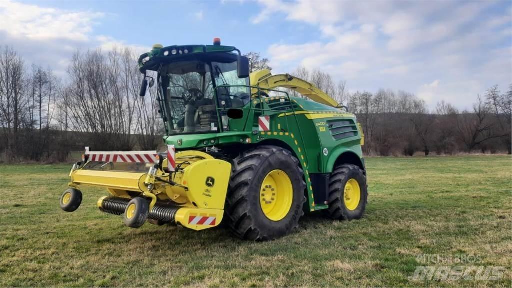 John Deere 8400i Önjáró szecskázók