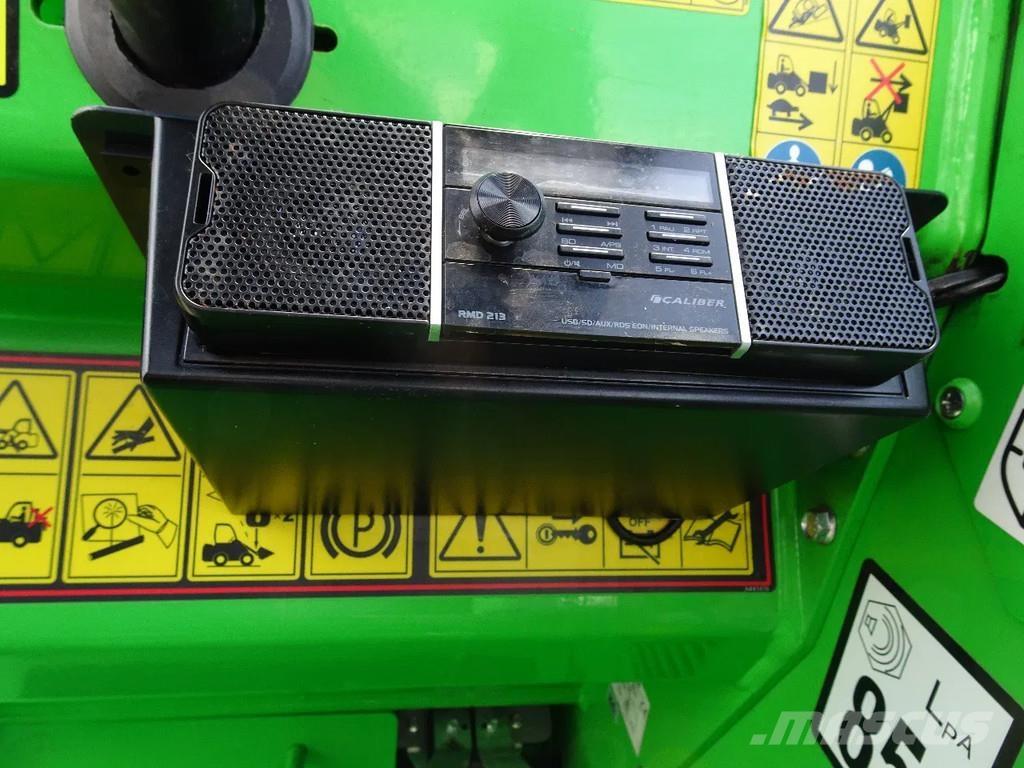 Avant 735 Teleszkópos gumikerekes rakodók