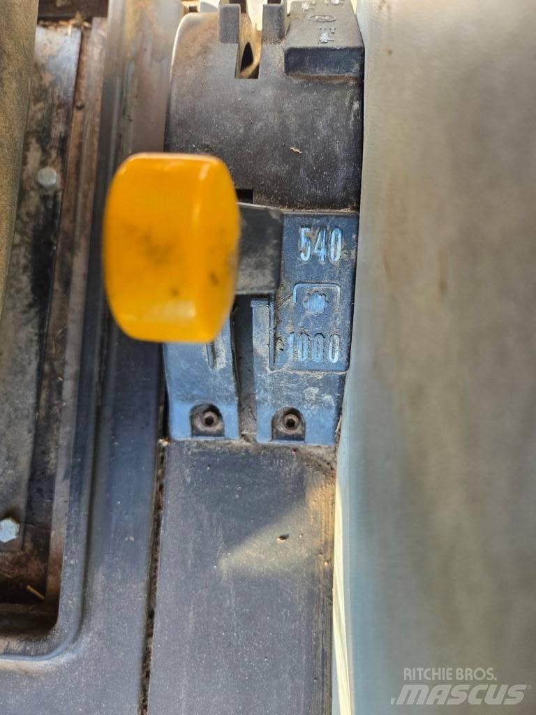 CASE 5130 Traktorok