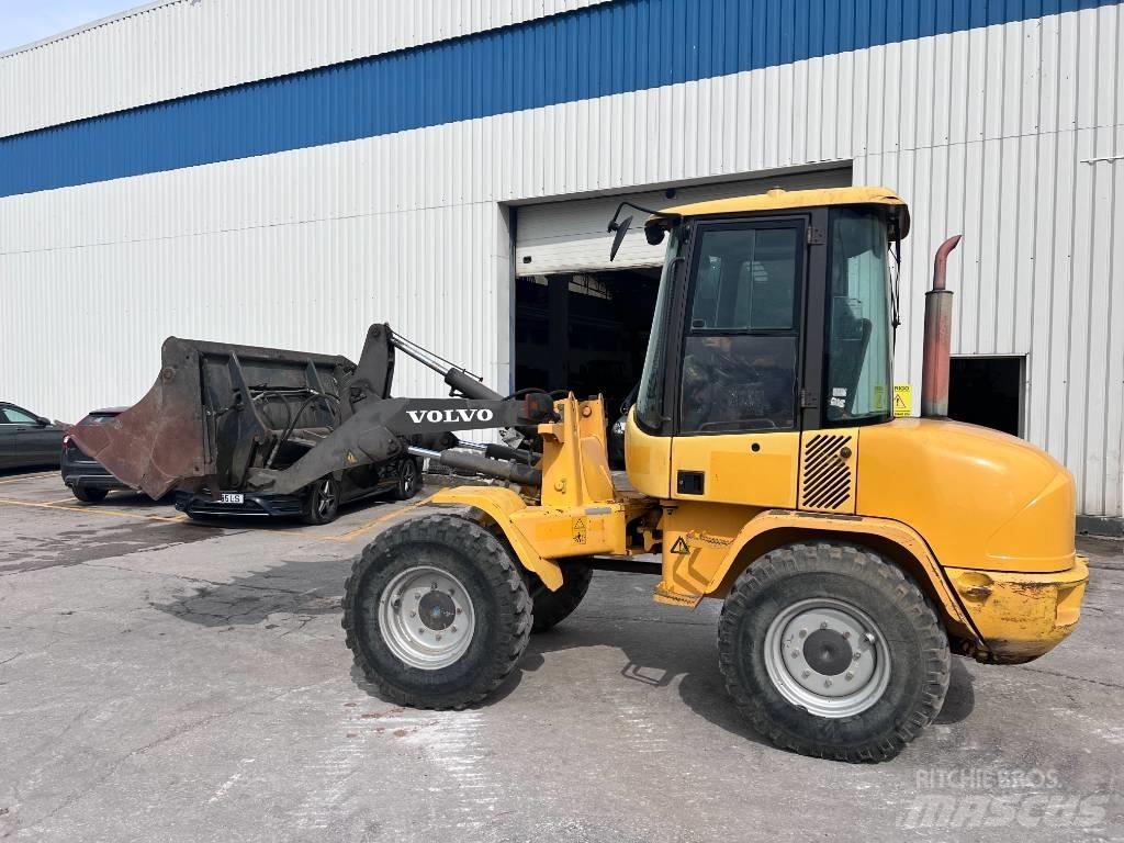 Volvo L 30 B Gumikerekes homlokrakodók