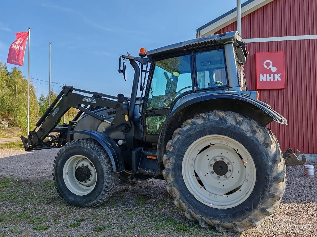 Valtra M 130 Traktorok
