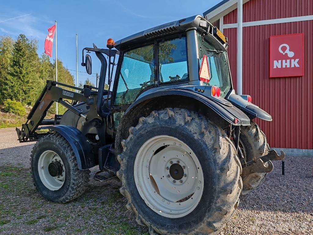 Valtra M 130 Traktorok