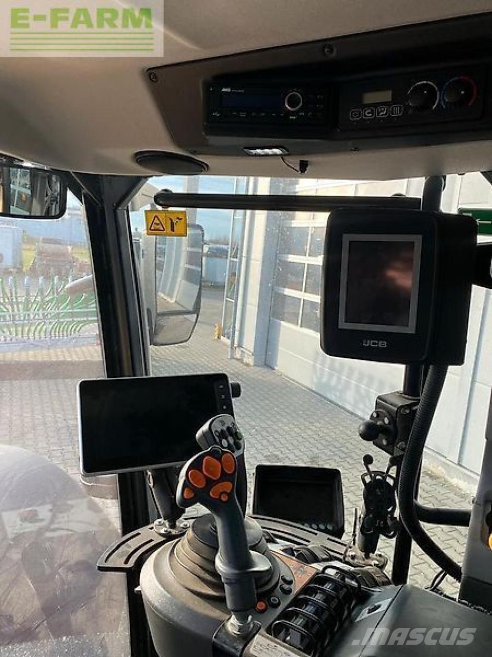 JCB 4220 fatsrac Traktorok