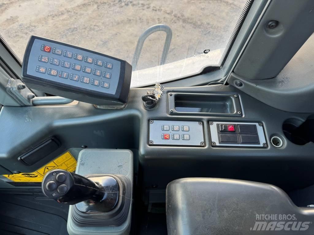 Liebherr L 550 Gumikerekes homlokrakodók