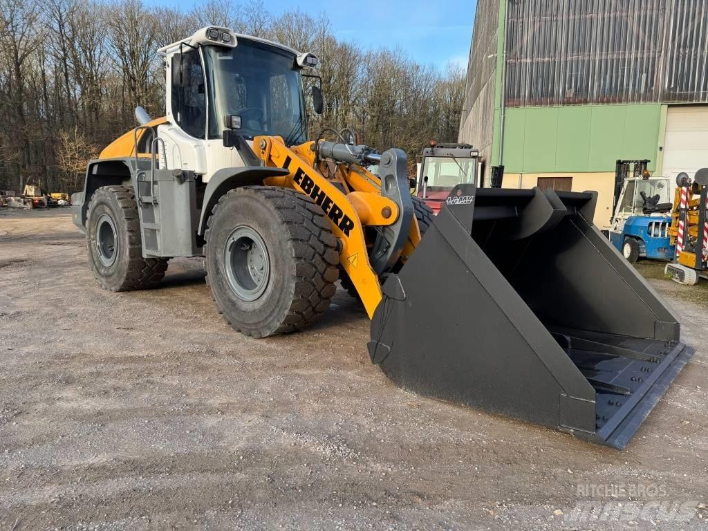 Liebherr L 550 Gumikerekes homlokrakodók