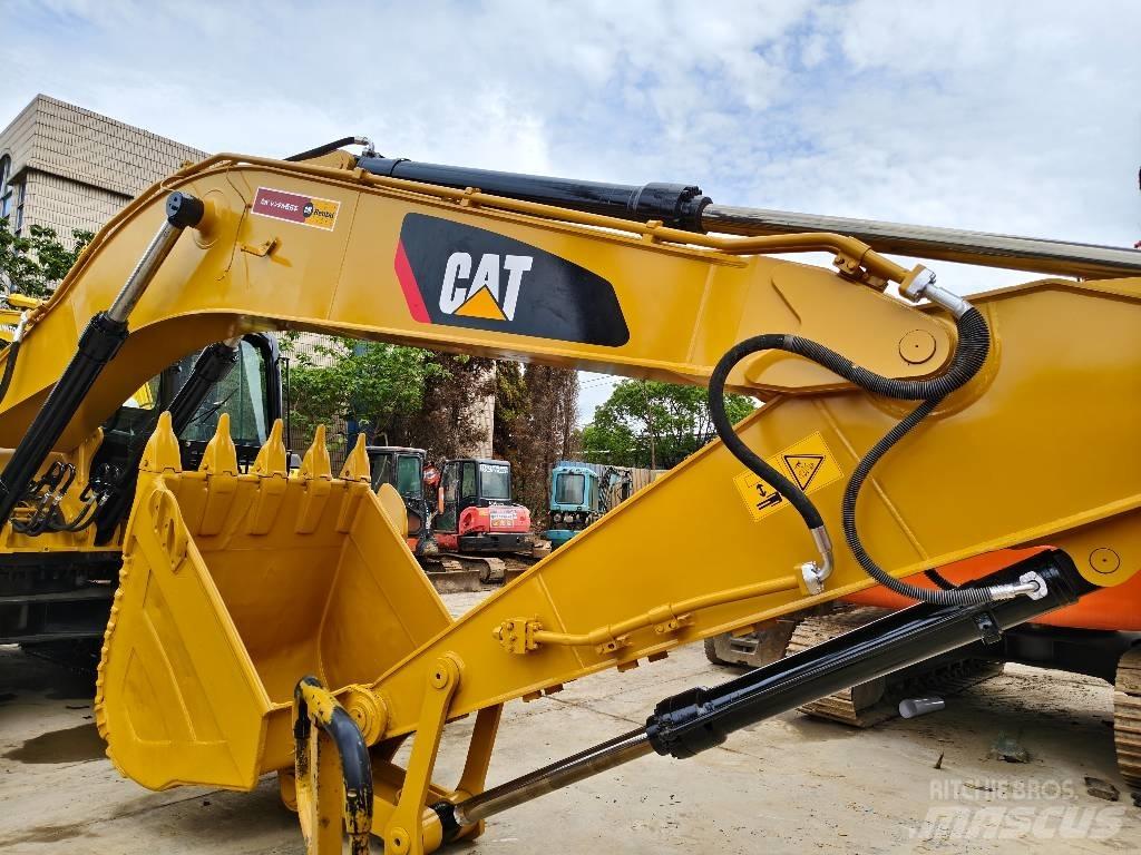 CAT 330 D2 L Lánctalpas kotrók