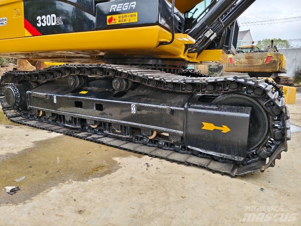 CAT 330 D2 L Lánctalpas kotrók