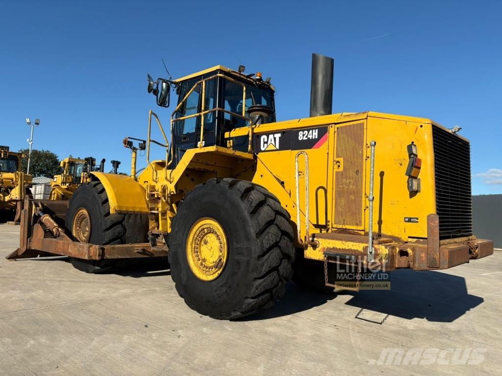 CAT 824 H gumikerekes dózer