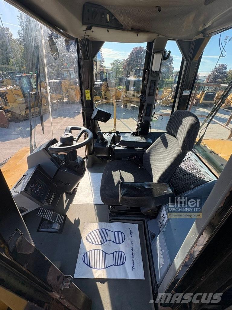 CAT 824 H gumikerekes dózer