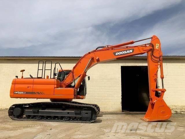 Doosan DX 225 Lánctalpas kotrók