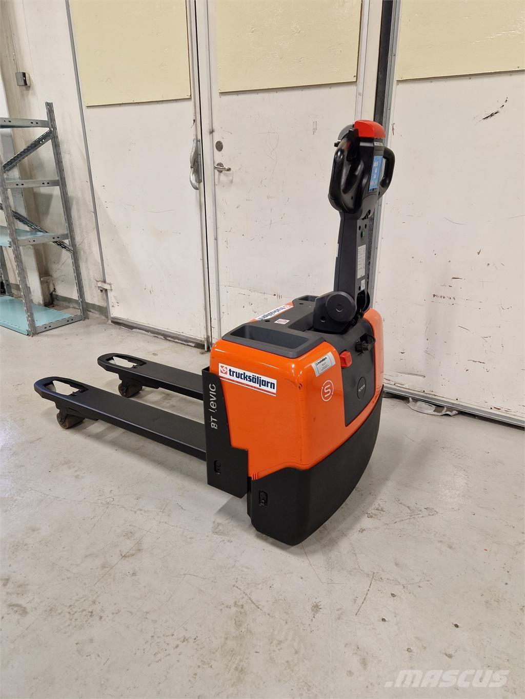 Toyota LWE130 Gyalogkíséretű targonca