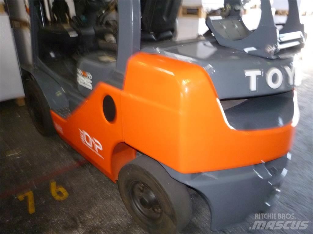 Toyota 02-8FGF25 Gázüzemű targoncák