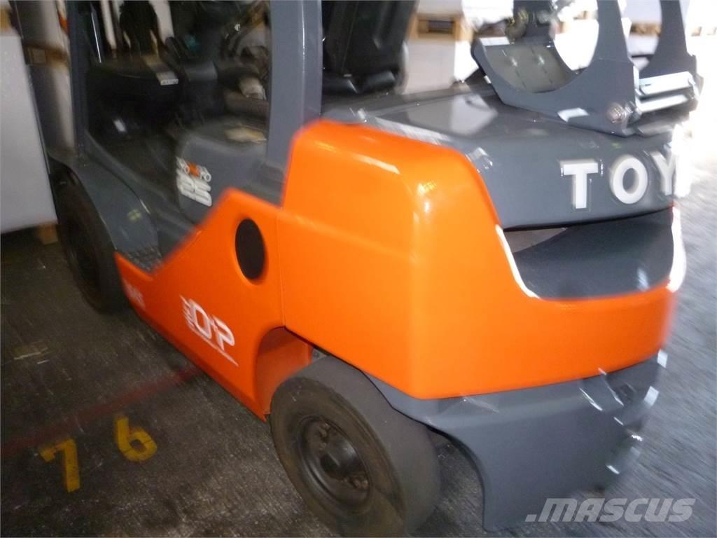 Toyota 02-8FGF25 Gázüzemű targoncák