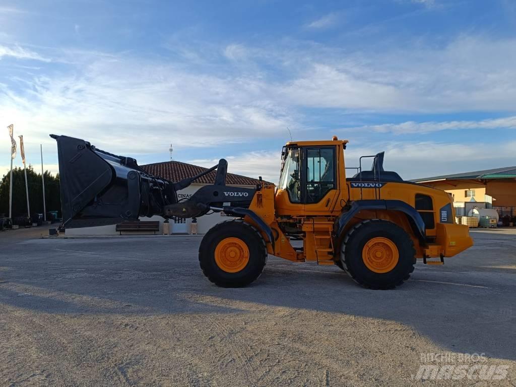 Volvo L 110 H Gumikerekes homlokrakodók