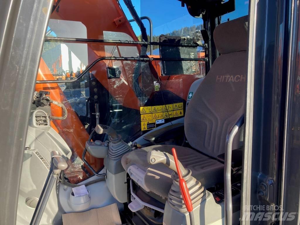 Hitachi ZX225USLC-5 Lánctalpas kotrók