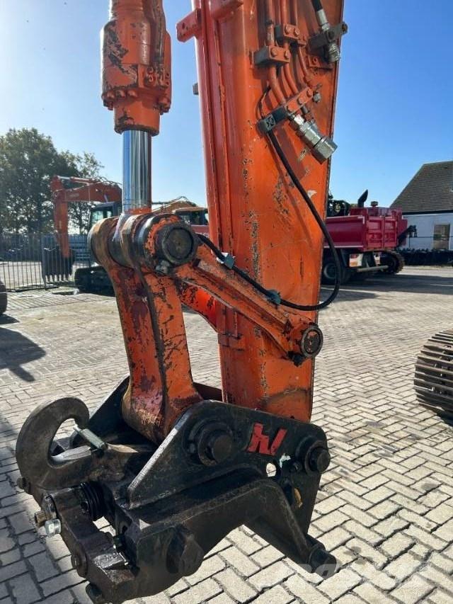 Hitachi ZX 130 Lánctalpas kotrók
