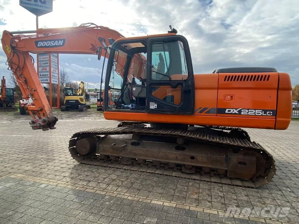Doosan DX 225 LC Lánctalpas kotrók
