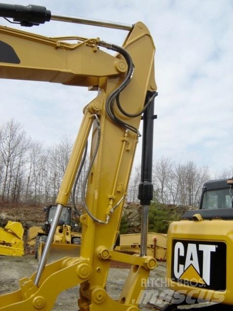 CAT 311F Lánctalpas kotrók