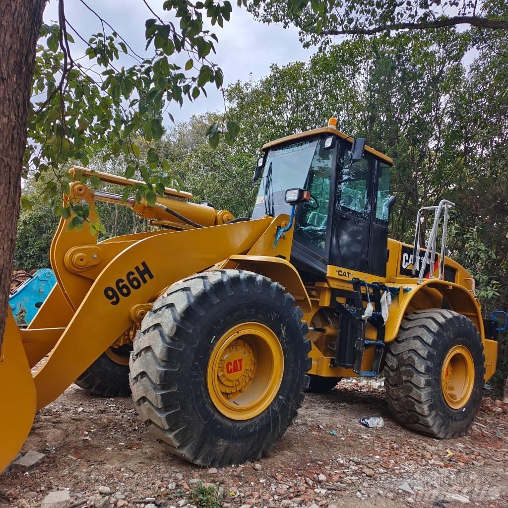 CAT 966 H Gumikerekes homlokrakodók