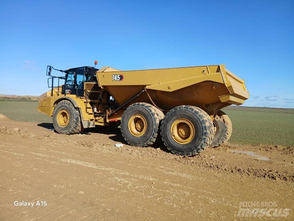 CAT 745 Csuklósdömperek