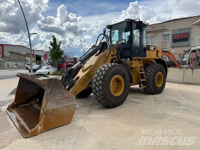 CAT 930 H Gumikerekes homlokrakodók