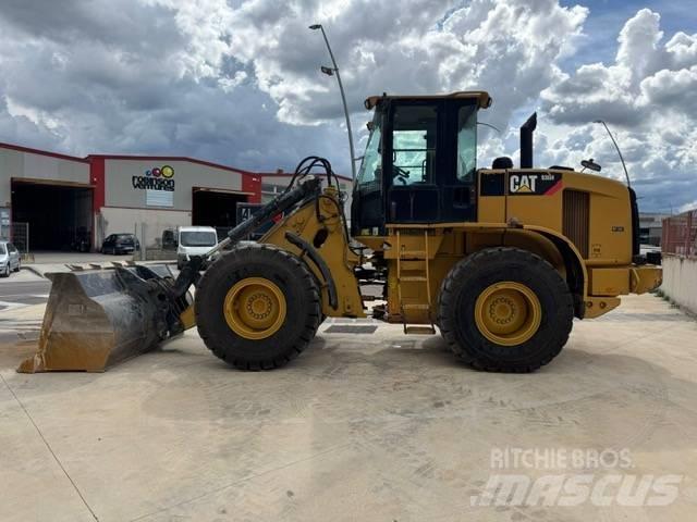 CAT 930 H Gumikerekes homlokrakodók