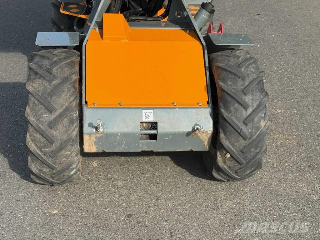 GiANT G 1200 Gumikerekes homlokrakodók