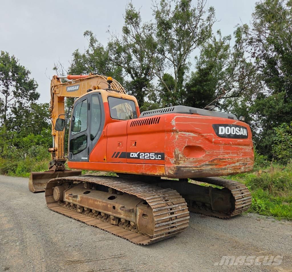 Doosan DX 225 LC Lánctalpas kotrók