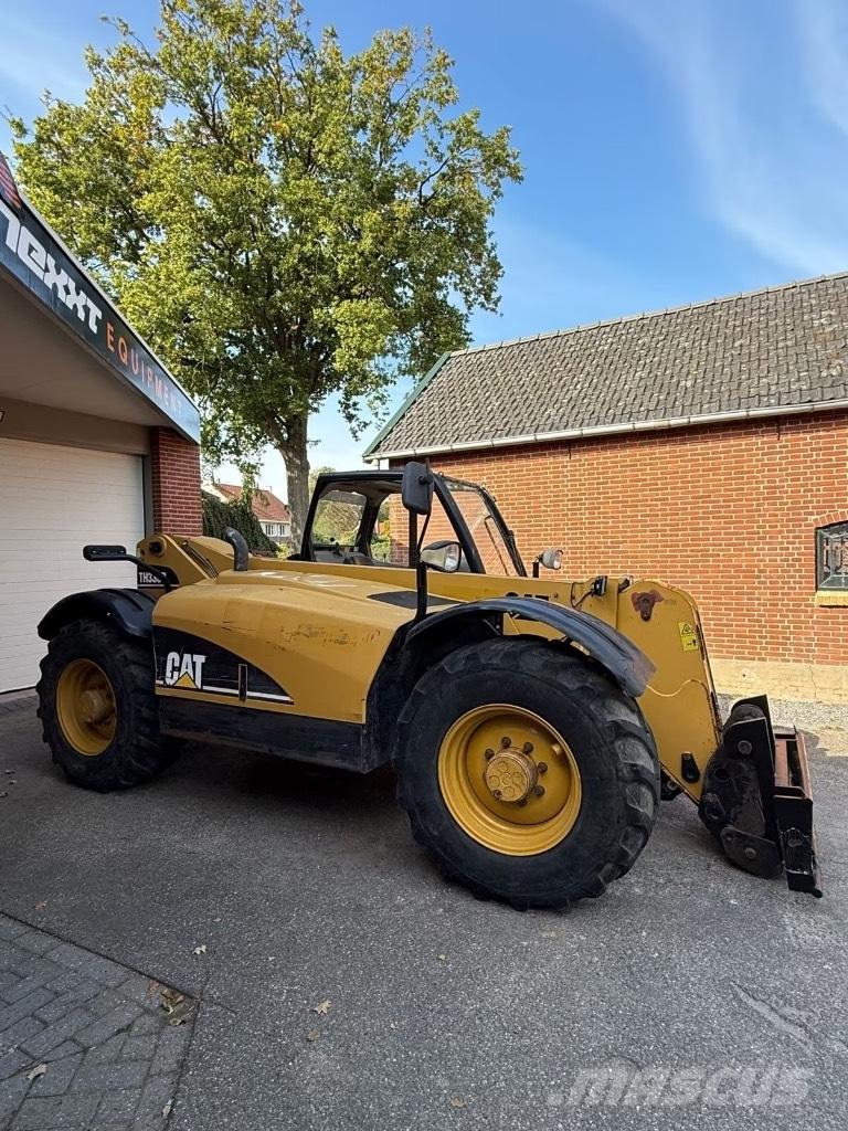 CAT TH 330 B Teleszkópos rakodók