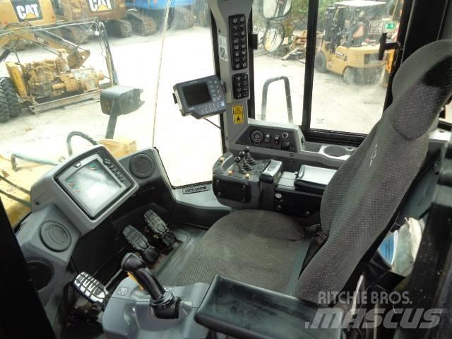 CAT 972 K Gumikerekes homlokrakodók