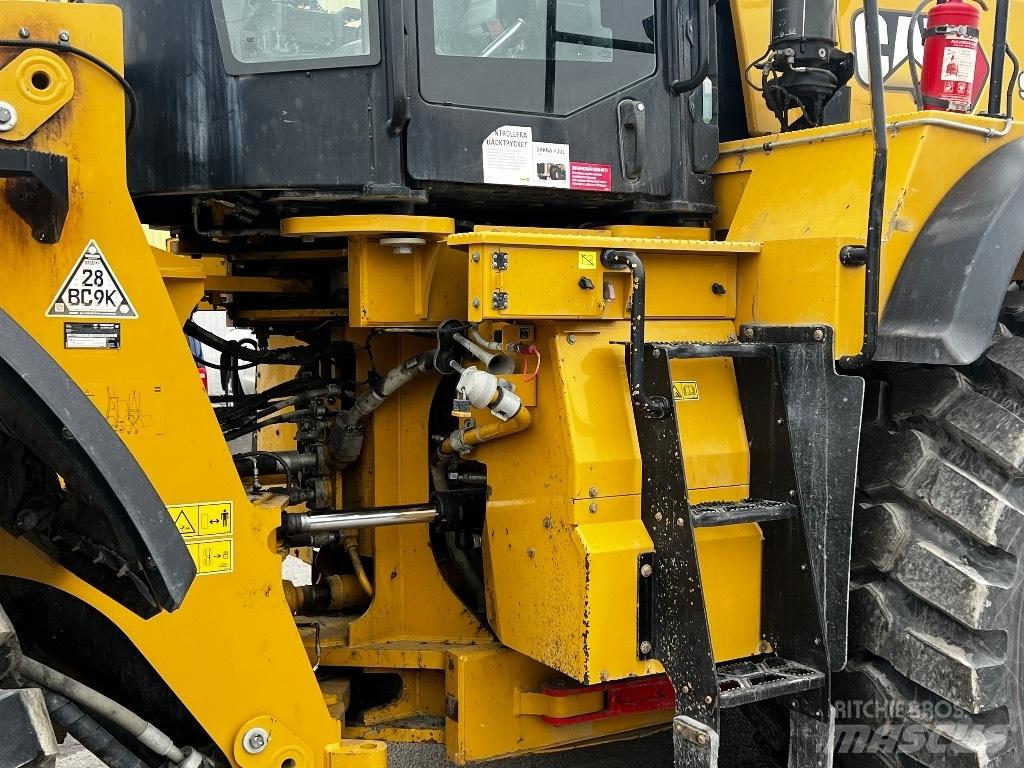 CAT 982 M Gumikerekes homlokrakodók