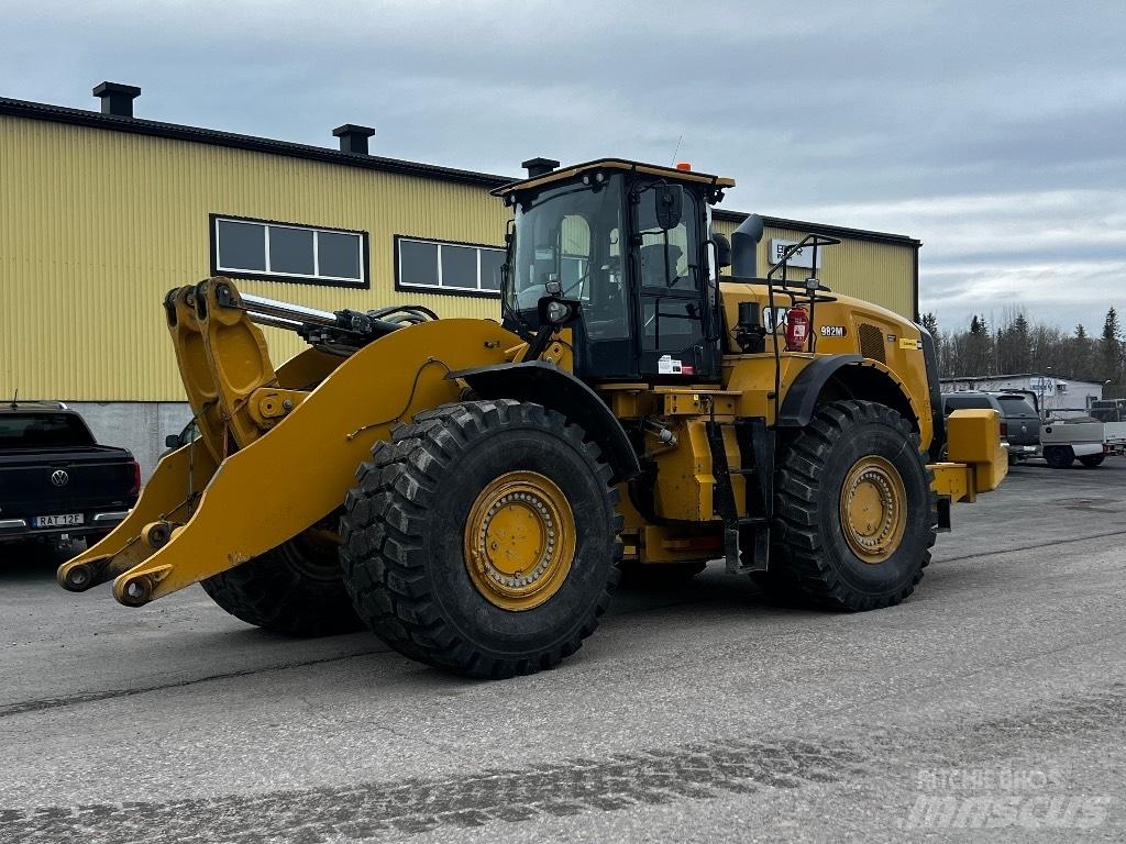 CAT 982 M Gumikerekes homlokrakodók
