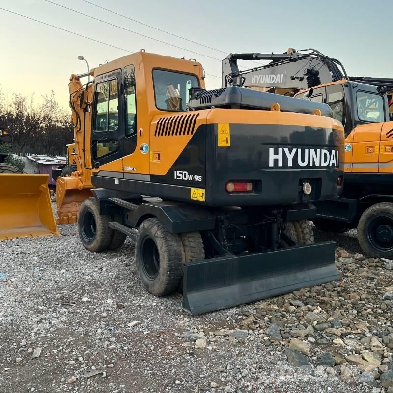 Hyundai R150w Gumikerekes kotrók