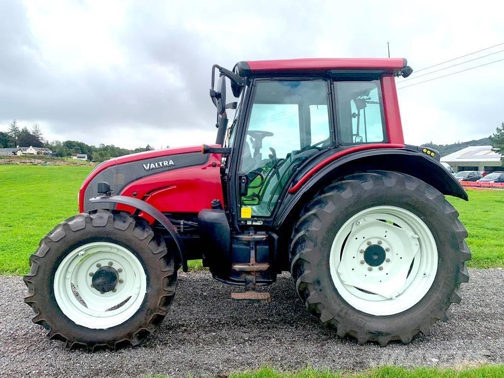 Valtra N101 Tractor Erdészeti traktorok