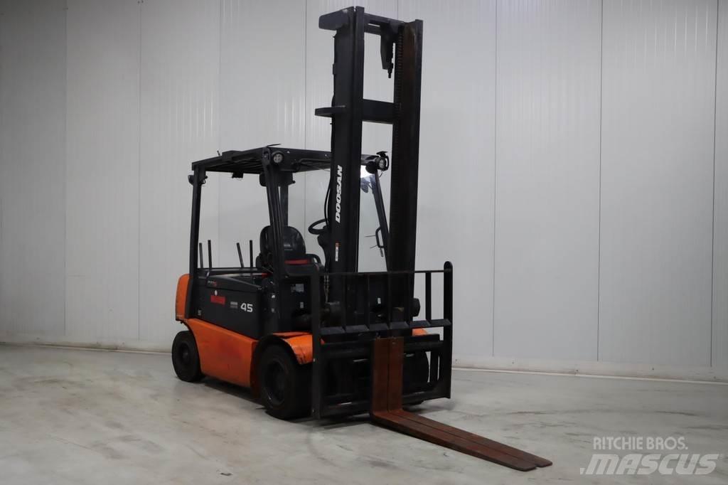 Doosan B45X-5 Elektromos targoncák