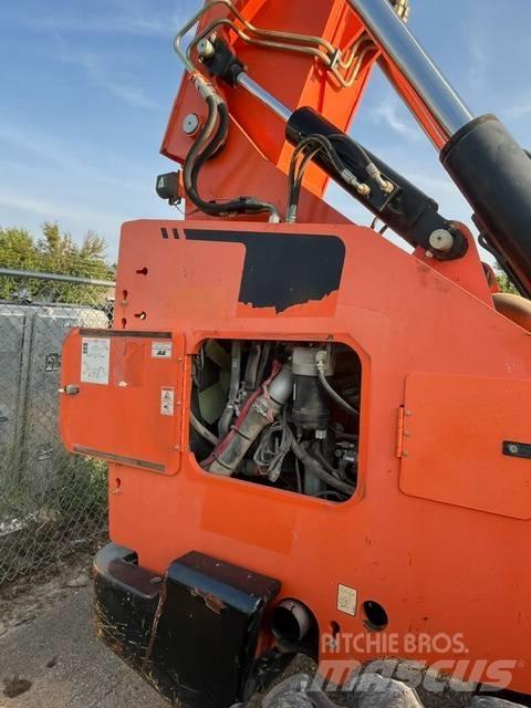 SkyTrak 8042 Teleszkópos rakodók