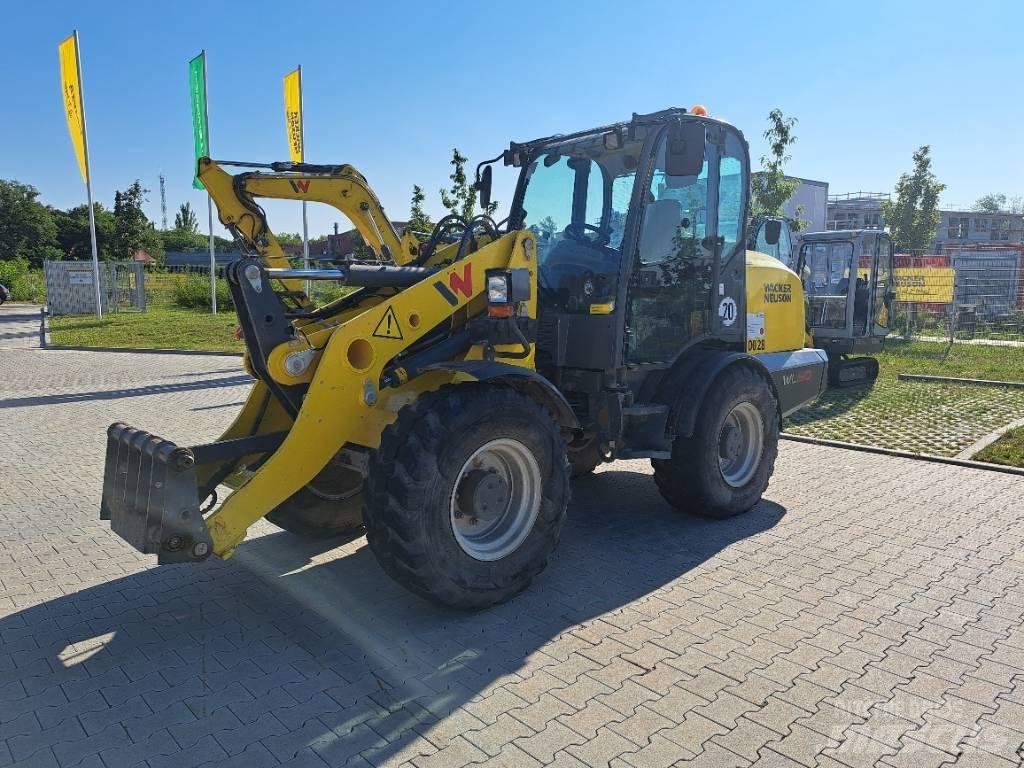 Wacker Neuson WL60 Gumikerekes homlokrakodók