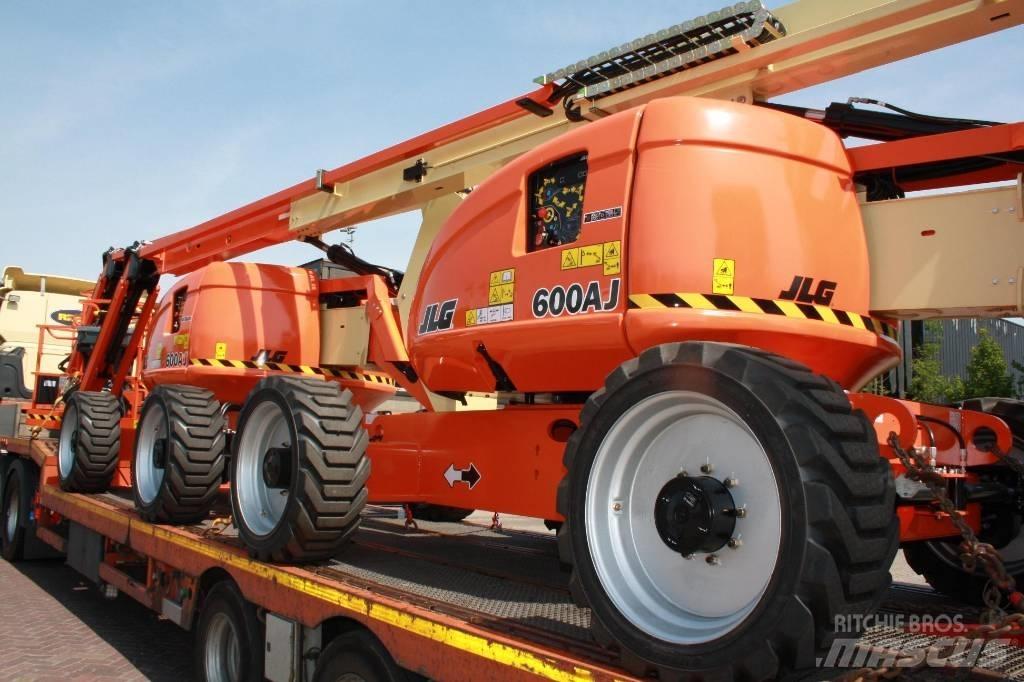 JLG 600 AJ Karos emelők